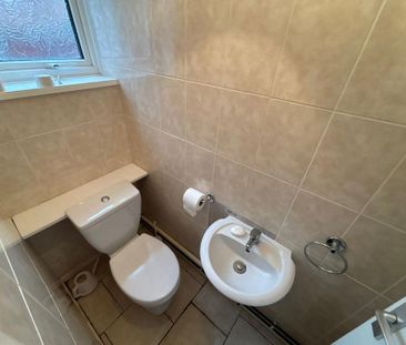 3 bedroom terraced house to rent - Photo 3