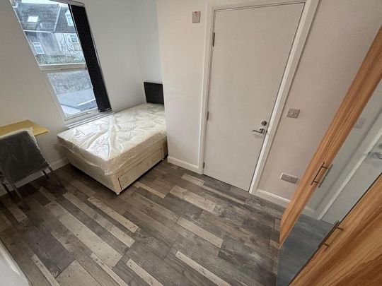 1 bedroom in a house share to rent - Photo 1