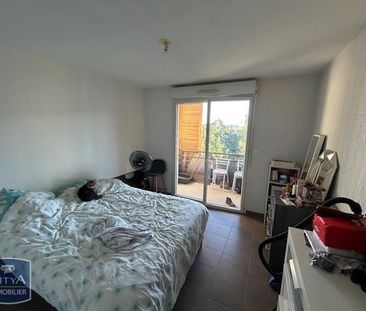 Location Appartement 2 pièces 51m² LA SEYNE SUR MER 83500 - Photo 2