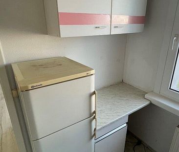 Sanierte 3 Zimmer-Wohnung mit EBK, Duschbad und Laminat zu mieten! - Photo 2