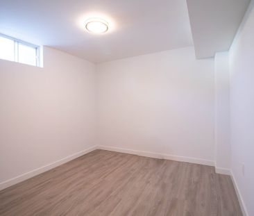 ** ALL INCLUSIVE ** 1 Bedroom Lower Unit!! - Photo 2