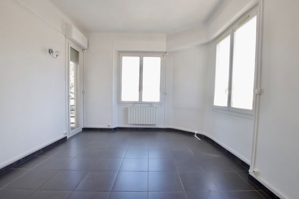 Location Appartement 2 pièces 50m² MARSEILLE 9ème - Photo 1
