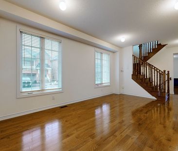 For Lease - 1 Green Spruce Road, Whitchurch-Stouffville, Ontario - Photo 4