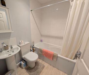 2 bedroom end of terrace house to rent - Photo 5