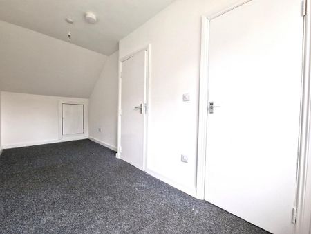 4 bedroom terraced house to rent - Photo 4