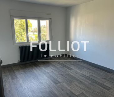 A LOUER Maison mitoyenne dans le bourg de La Chapelle En Juger (50570) - Photo 2