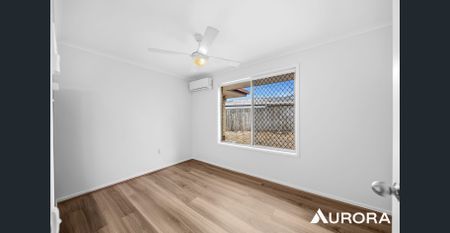 Spacious Family Living with a Generous Backyard in Sunnybank - Photo 4