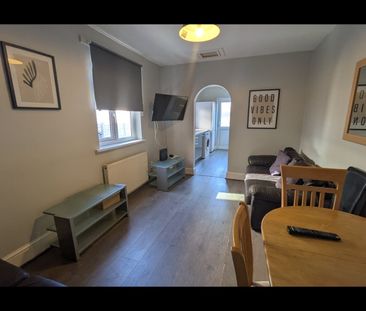 Room in a Shared House, Cromwell Road, SO15 - Photo 1