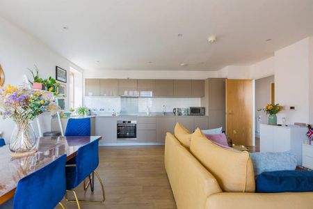 2 bedroom flat to rent - Photo 2