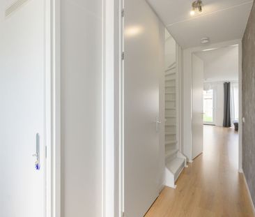 Huis te huur: Abebe Bikilastraat 18 1361 CD Almere - Photo 1