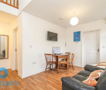 5 bed Detached House for Rent - Photo 2