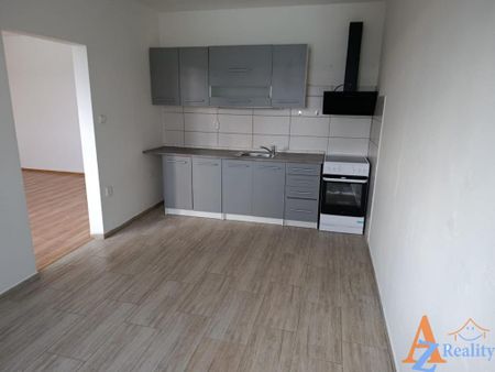 Pronájem bytu 2+1 48 m2 - Fotografie 3