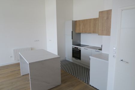Location Appartement 3 pièces 76m² MARQUETTE LEZ LILLE 59520 - Photo 2