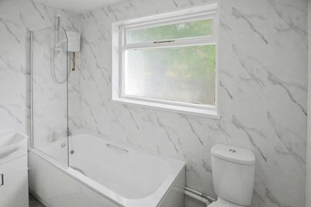 3 bedroom terraced house to rent - Photo 4