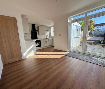 3 bedroom terraced house to rent - Photo 5