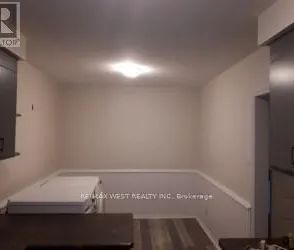 14 TOFIELD CRESCENT - Photo 5