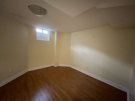 For Lease - 3761 Partition Road Unit# Basement, Mississauga, Ontario - Photo 4