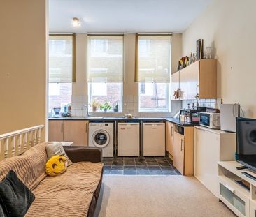 2 bedroom flat to rent - Photo 1