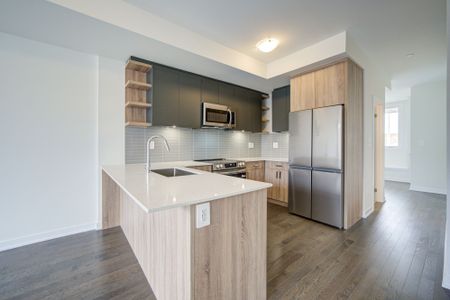 For Lease - 426 New Lawrence Heights Way Boulevard, Toronto, Ontario - Photo 5
