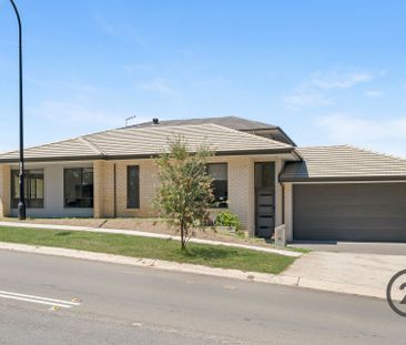 Ideal Family Living! - Photo 3