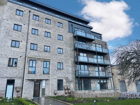 Price £1,200 pcm - Available Now - Unfurnished - Photo 2