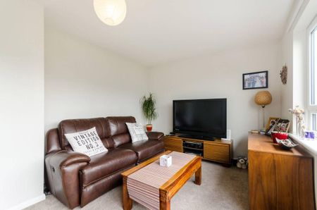 2 bedroom maisonette to rent - Photo 3