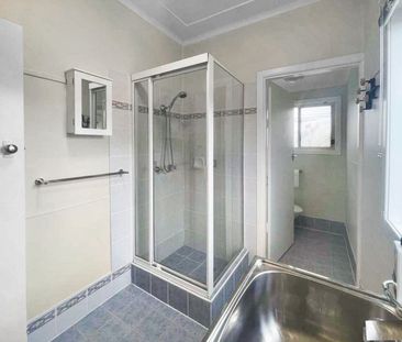 Good location, neat & tidy duplex - Photo 2