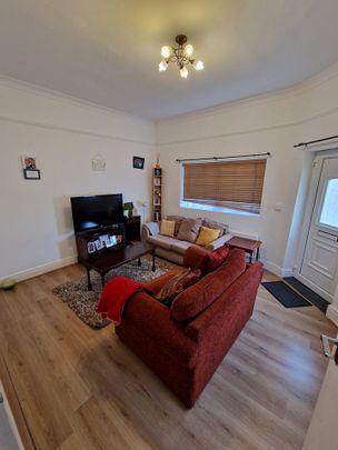 4 Bed End Terrace, Langdon Street, S11 - Photo 1