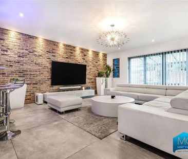 5 bedroom detached house to rent - Photo 3