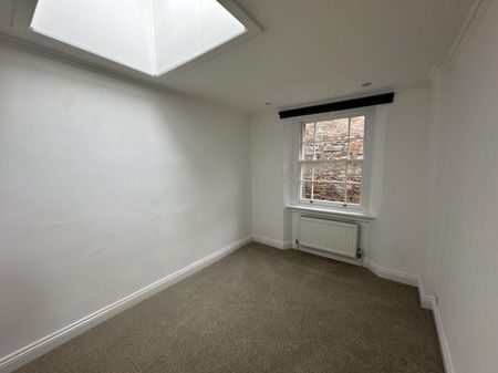 3 Bed House - Photo 4