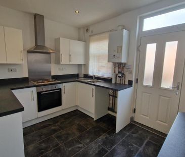 2 bedroom house to rent - Photo 3