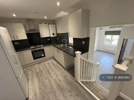 2 bedroom flat to rent - Photo 3