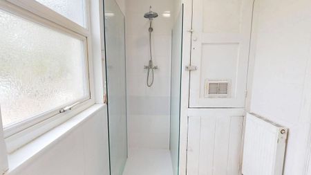 2 bedroom maisonette to rent - Photo 2