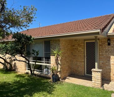 Three-Bedroom Villa with Private Yard - Photo 2