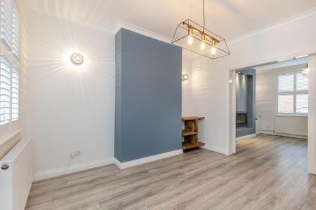 2 bedroom terraced house to rent - Photo 4