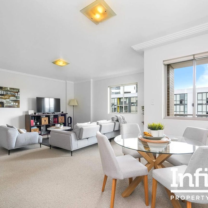 FANTASTIC TWO-BEDROOM APARTMENT + 2 PARKING SPACES AVAILABLE FOR RENT IN MASCOT! - Photo 1