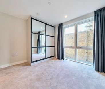 3 bedroom flat to rent - Photo 4