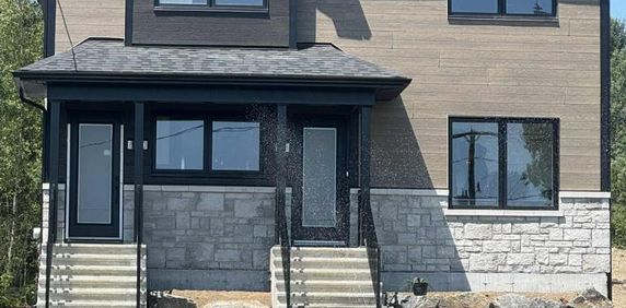 6 1/2 - DUPLEX - sur 2 étage - neuf - rue en rond point - Photo 2