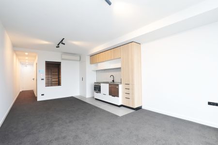 Neat and Spacious One Bedroom Apartment - Photo 3