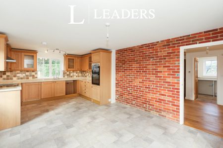 3 bedroom house to rent Lower Ashley Road, New Milton, BH25 - Photo 4