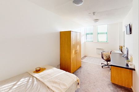 1 bedroom in a house share to rent - Photo 3