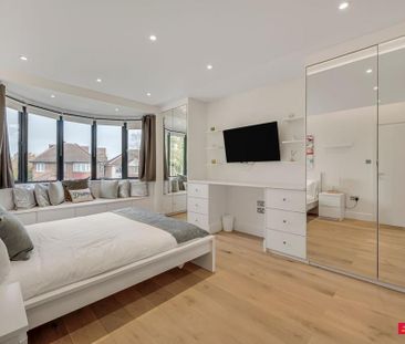 4 bedroom semi-detached house to rent - Photo 5