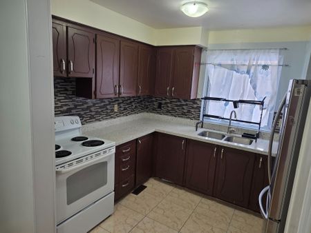 For Lease - 2006 Martin Grove Road Unit# 25, Toronto, Ontario - Photo 2