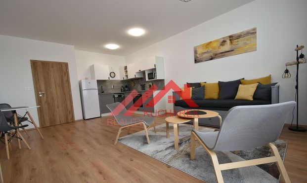 Kuchárek-real: Ponúka prenájom 1 izb.byt s terasou Muškátova Pezinok. - Photo 1