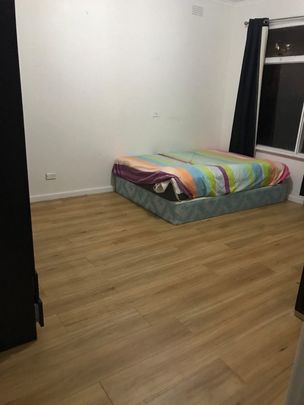 Noble Park - Photo 1