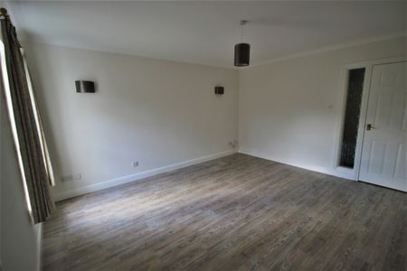 2 bedroom apartment to let - Photo 3