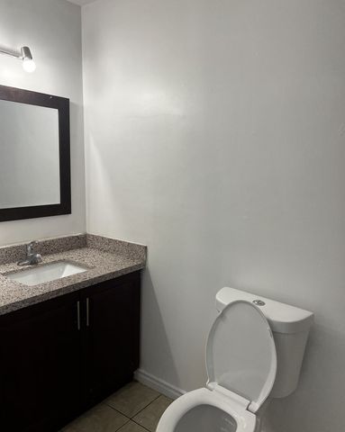 For Lease - 3453 Oakglade Crescent, Mississauga, Ontario - Photo 3