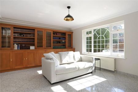 4 bedroom detached house to rent - Photo 2