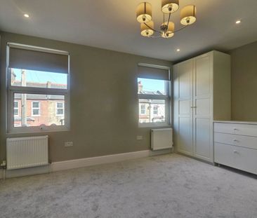 5 Bed Terraced House, William Road, SW19 - Photo 2
