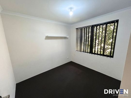 Spacious Family Home Close to Schools and the Beach - Photo 1